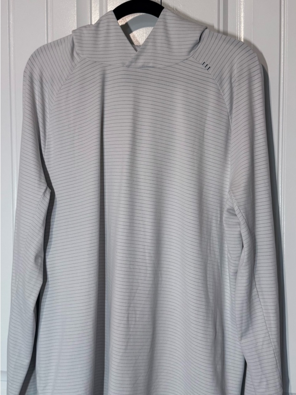 Lululemon Men’s Large Pullover Light Gray Striped Hoodie